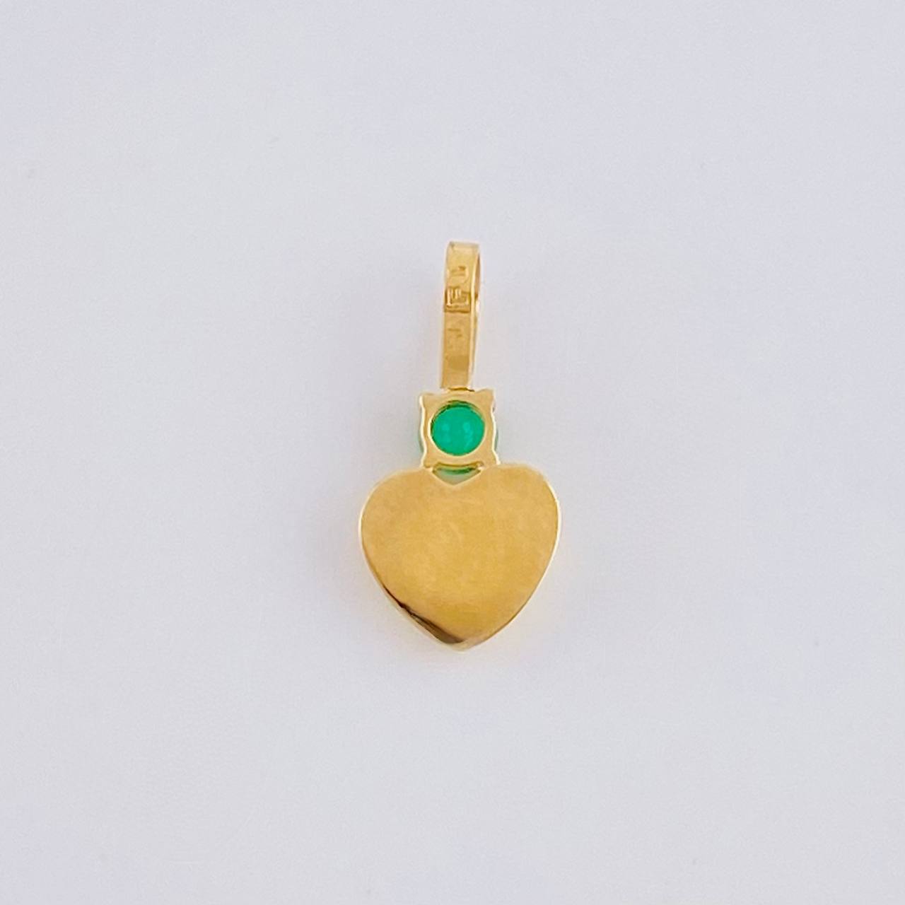 Pendant Striped Heart Emerald 6pts 0.3g / 1/2 in 18K Yellow Gold