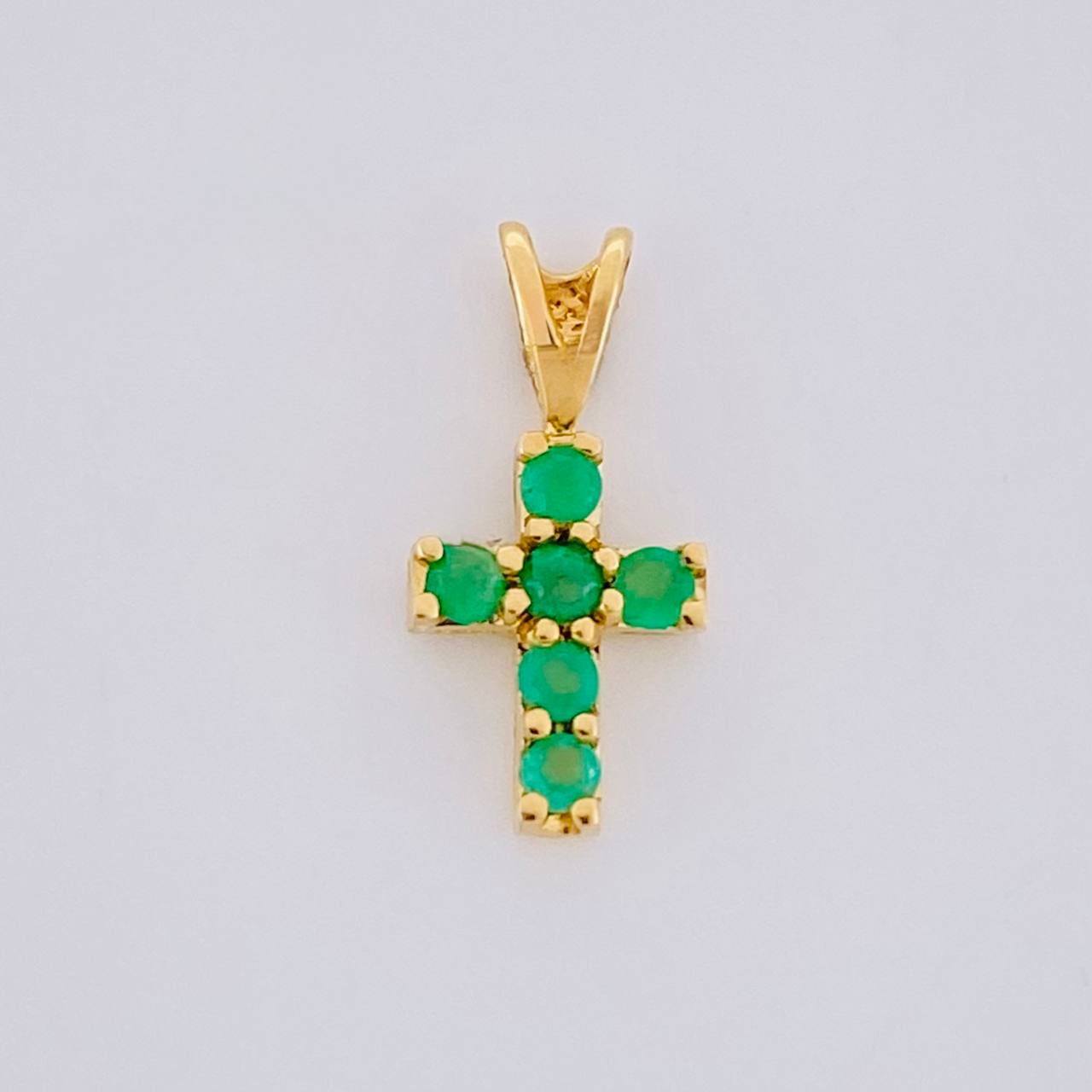 Pendant Dense Cross Emeralds 10pts 0.4g / 1/2 in Yellow Gold 18K