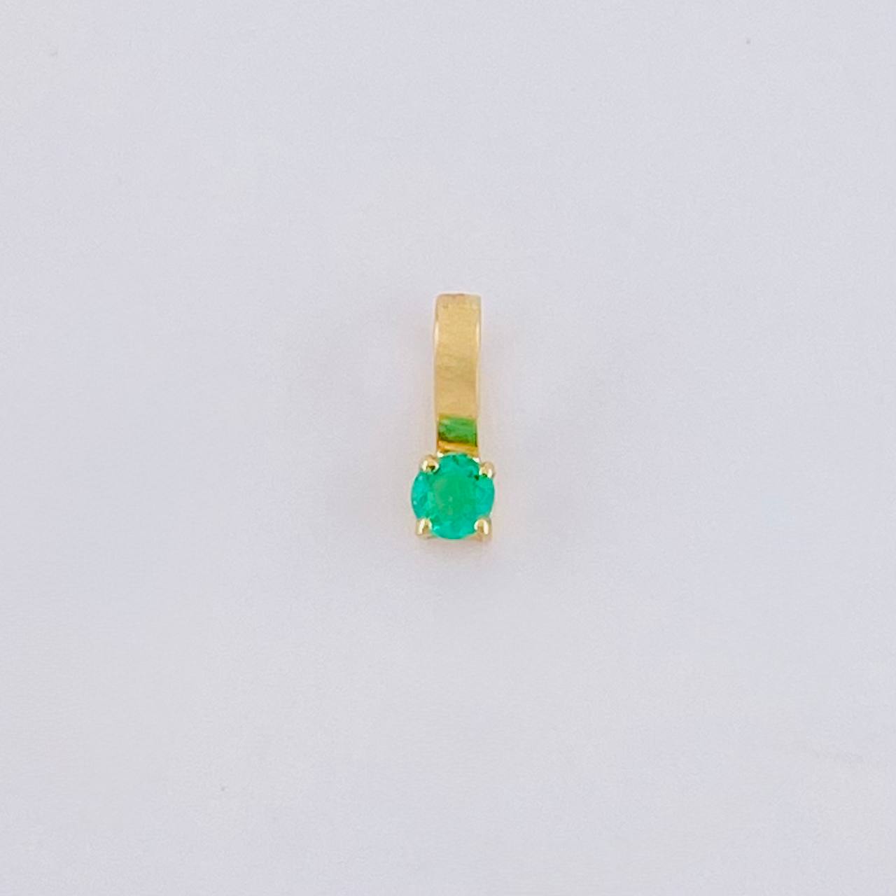 Dije Circulo Esmeralda 3pts 0.1g / 1/4 in Oro Amarillo 18K