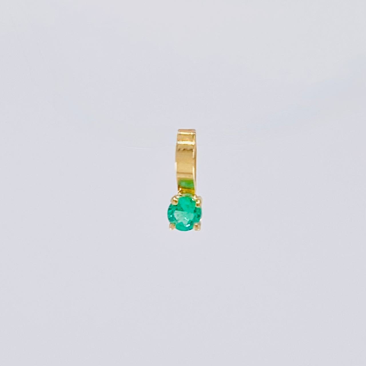 Pendant Emerald Circle 3pts 0.1g / 1/4 in 18K Yellow Gold