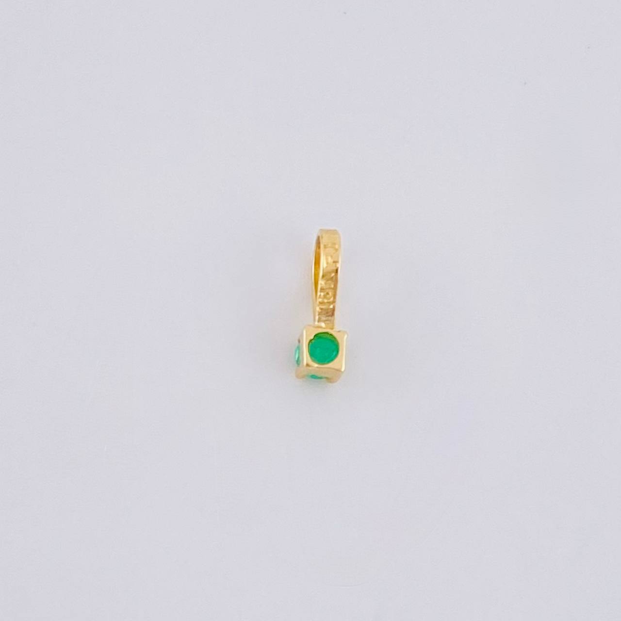 Dije Curculo Esmeralda 6pts 0.15g / 1/4 in Oro Amarillo 18K