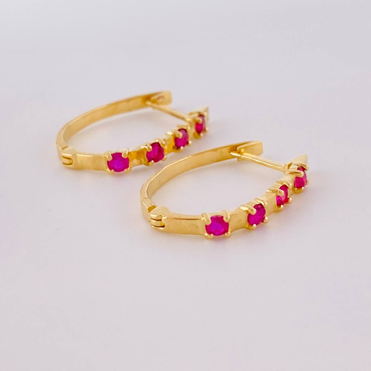 Hoop Earrings Huggy Fuchsia Rubies 31pts 1.75g / 3/4 in 18K Yellow Gold