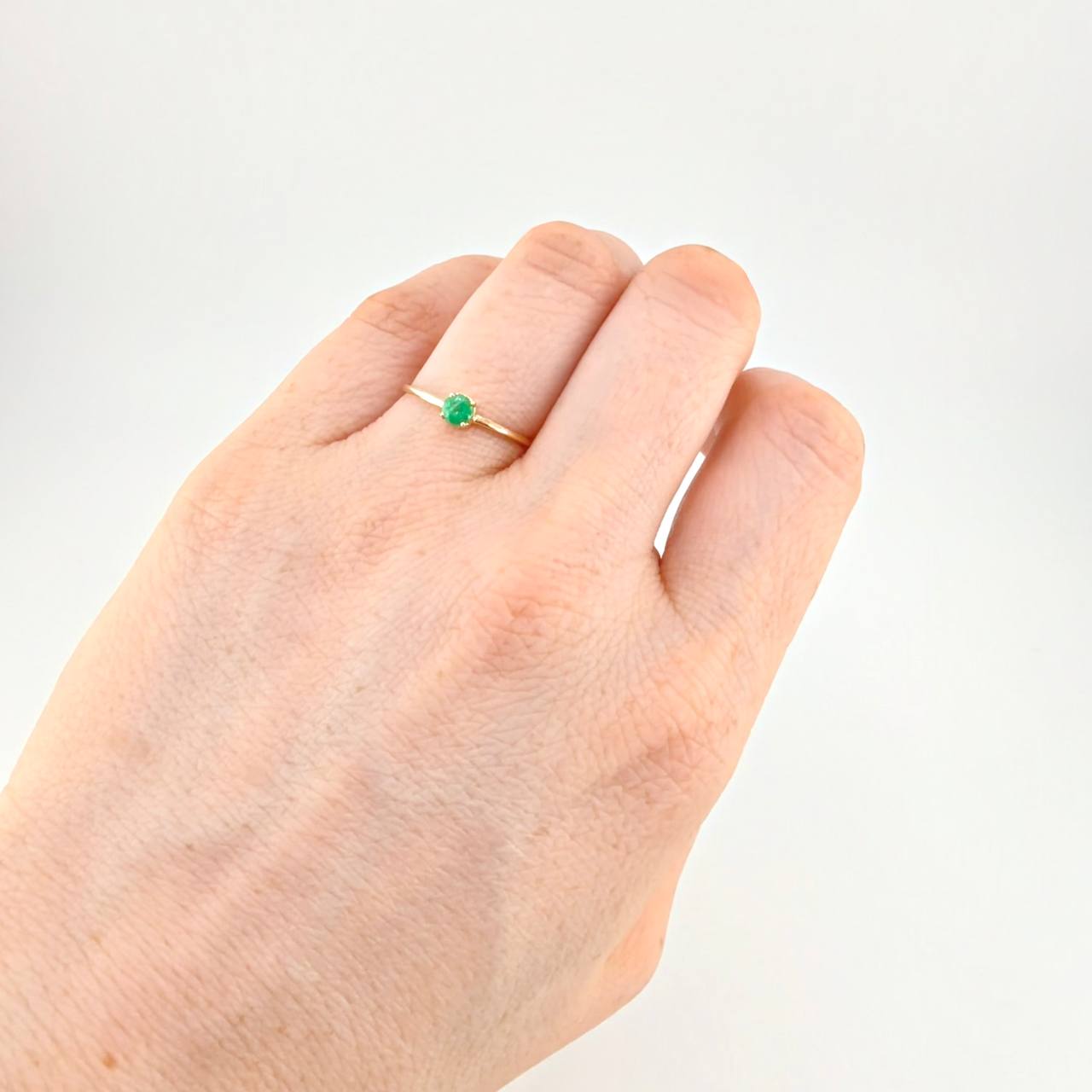 Solitaire Basket Emerald Ring 16pts 1.1g / T7 Yellow Gold 18K