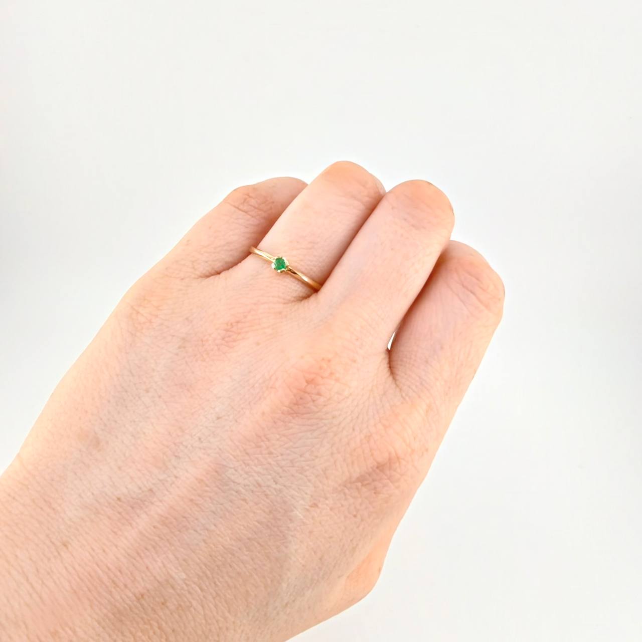 Solitaire Ring Four Prongs Emerald 6pts 1.55g / T6 3/4 Yellow Gold 18K
