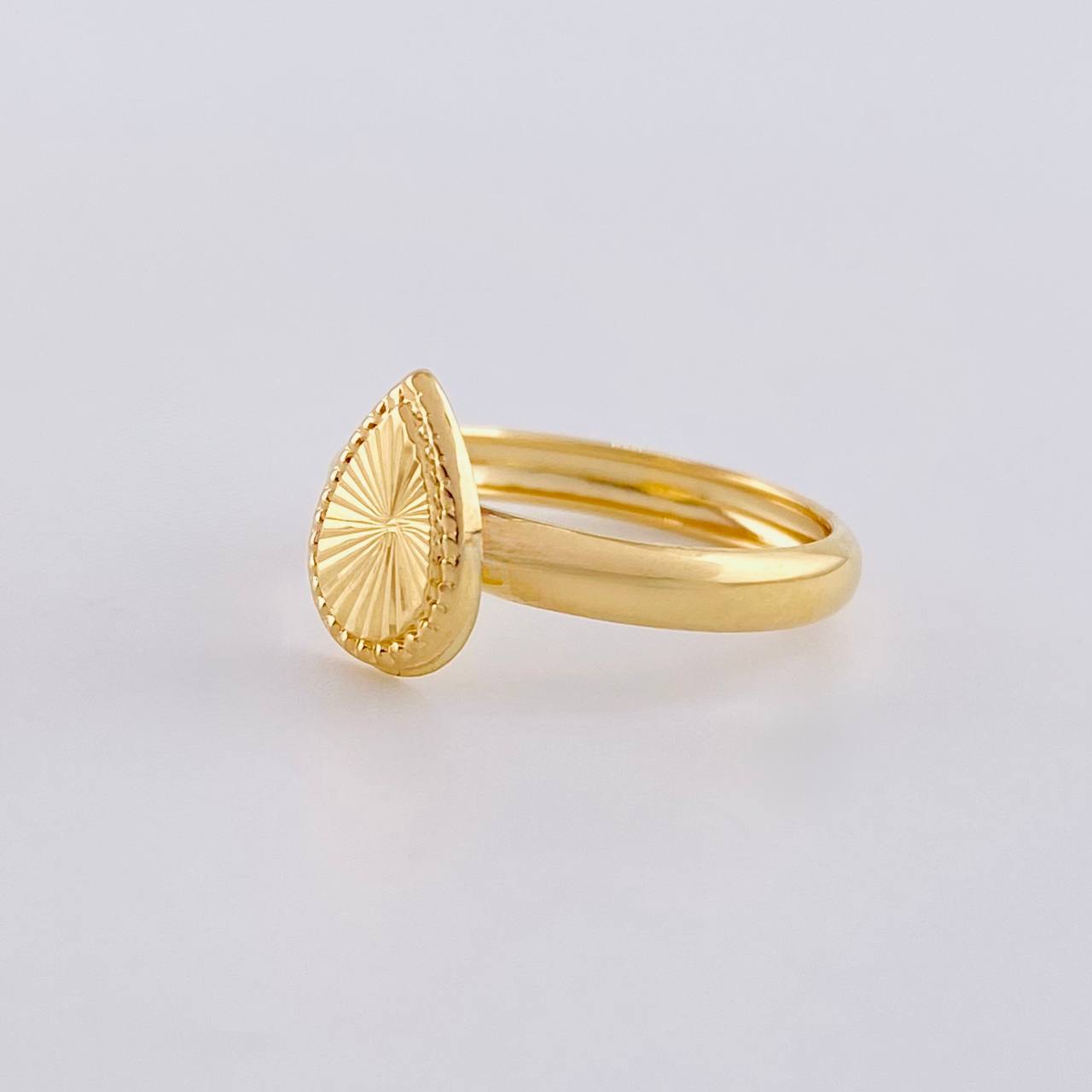 Diamond Cut Drop Ring 1.05g / T8 1/4 Yellow Gold 18K