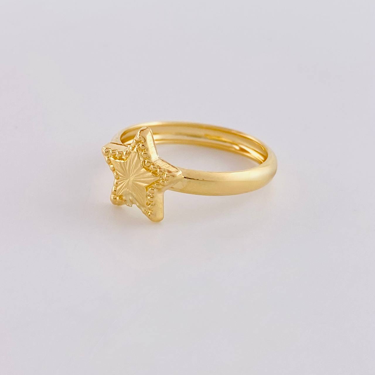 Diamond Cut Star Ring 1g / T5 1/4 Yellow Gold 18K