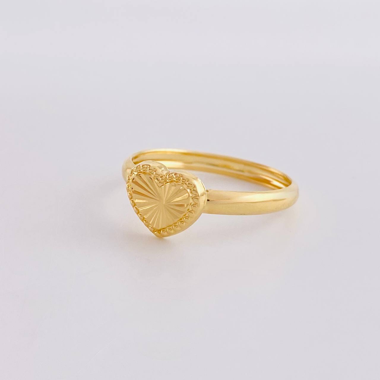 Diamond Cut Heart Ring 1.1g / T8 1/2 Yellow Gold 18K
