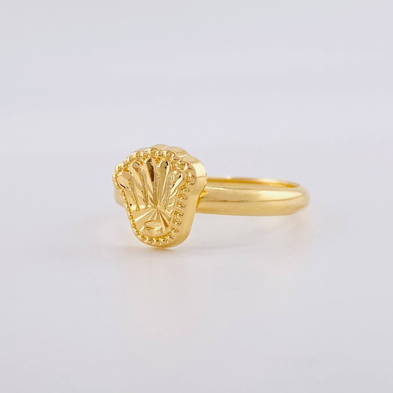 Diamond Cut Crown Ring 1.1g / T8 1/2 Yellow Gold 18K