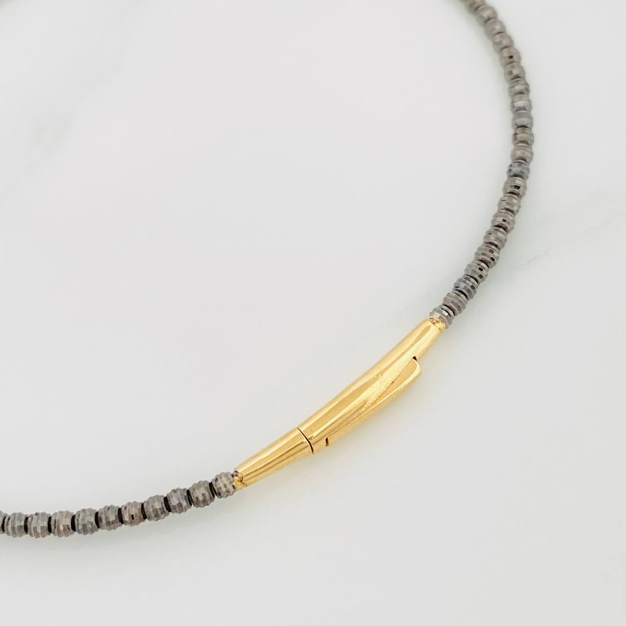 Diamond Cut Bracelet Hoop 2.75g / 7 in / 1.7mm Two-Tone Black Yellow 18K Gold