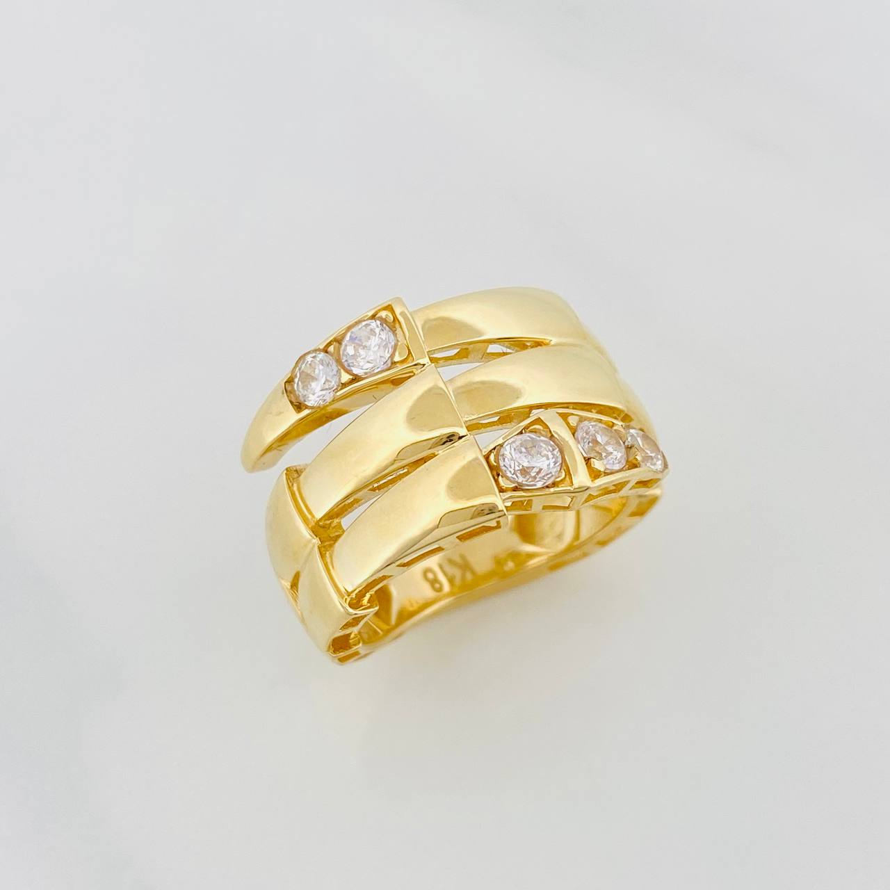 Espiga Ring 5.35g / Size 6 1/2 Yellow Gold 18K