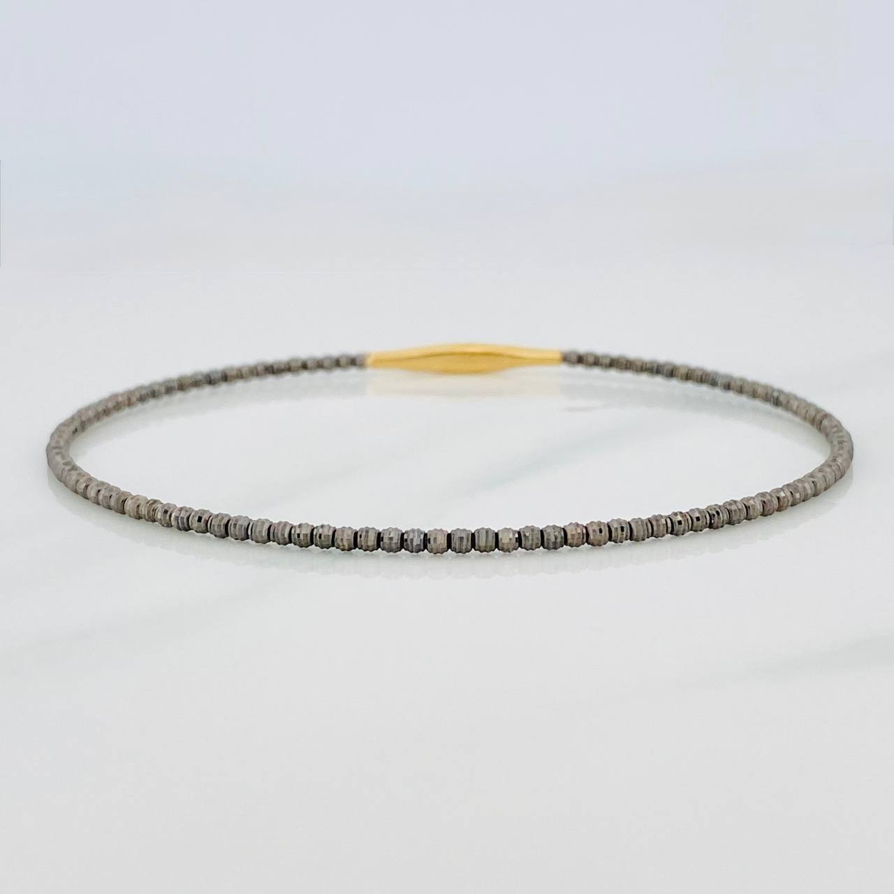 Diamond Cut Bracelet Hoop 2.75g / 7 in / 1.7mm Two-Tone Black Yellow 18K Gold