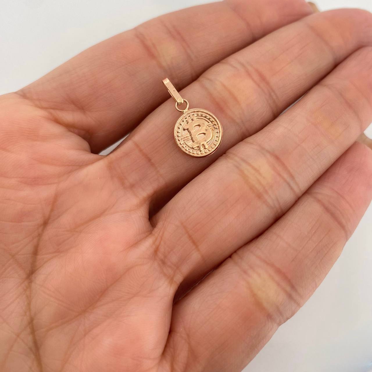 Pendant Letter B 0.75g / 3/4 in Yellow Gold 18K