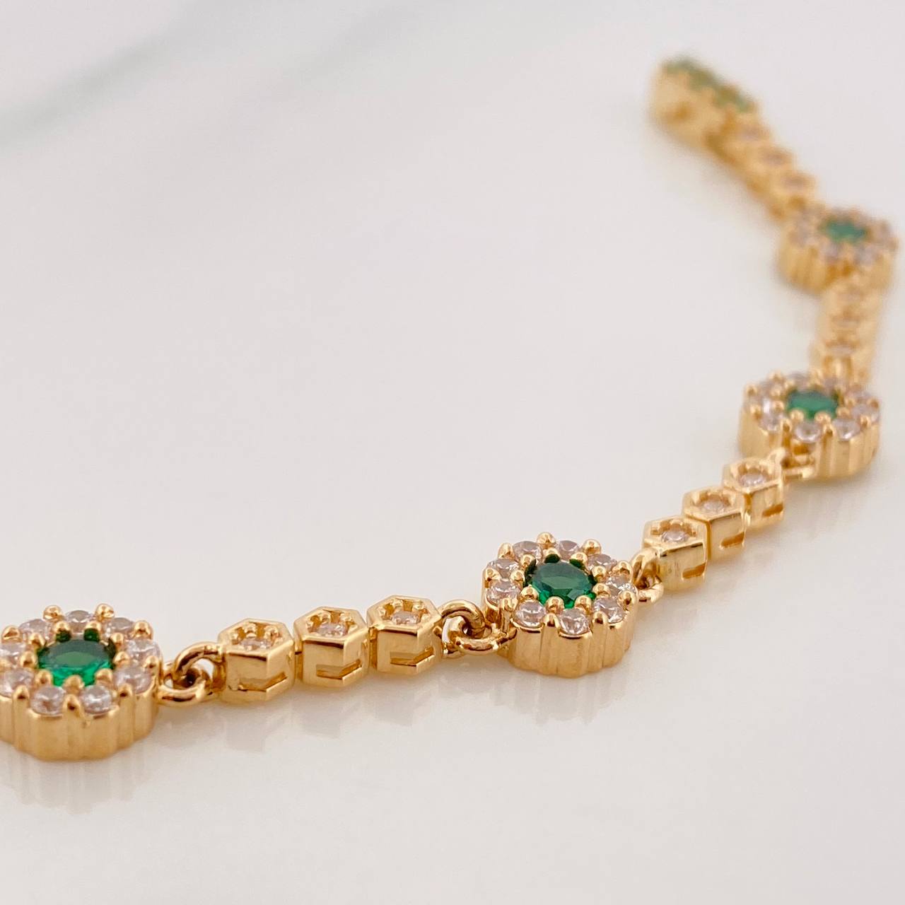 Bracelet Halo Tennis 10.85g / 6 3/4 in / 3.17mm Yellow Gold 18K