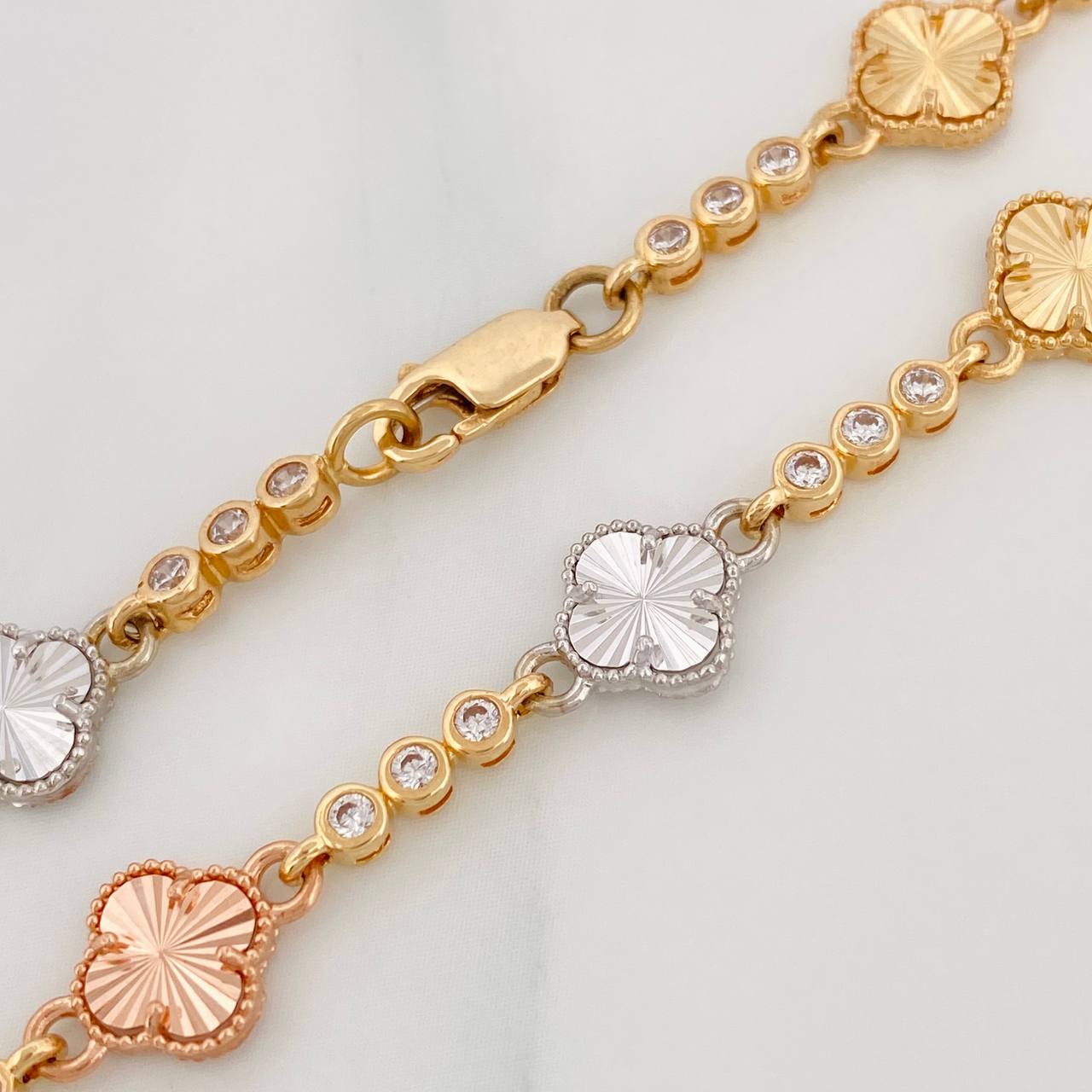Clover Chain Diamond Cut Tennis 18.05g / 18 in / 3.02mm Three Golds 18K