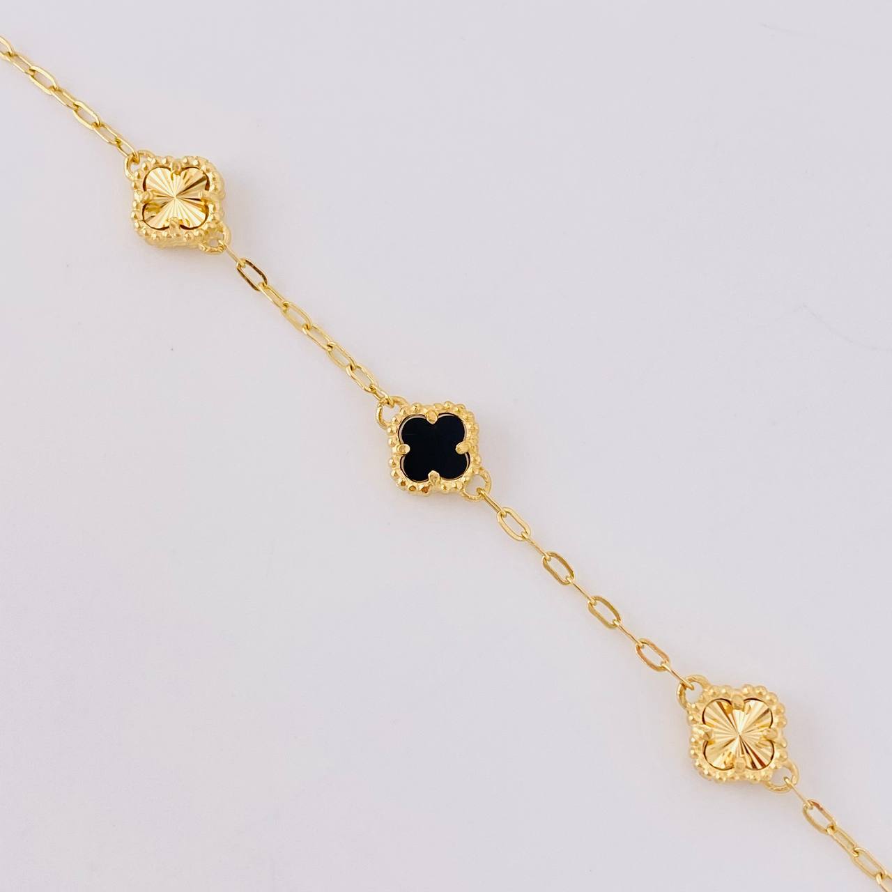 Pulso Cajón Trébol Onix Negro Diamantado 4.45g / 7 1/2 in / 1.6mm Oro Amarillo 18K
