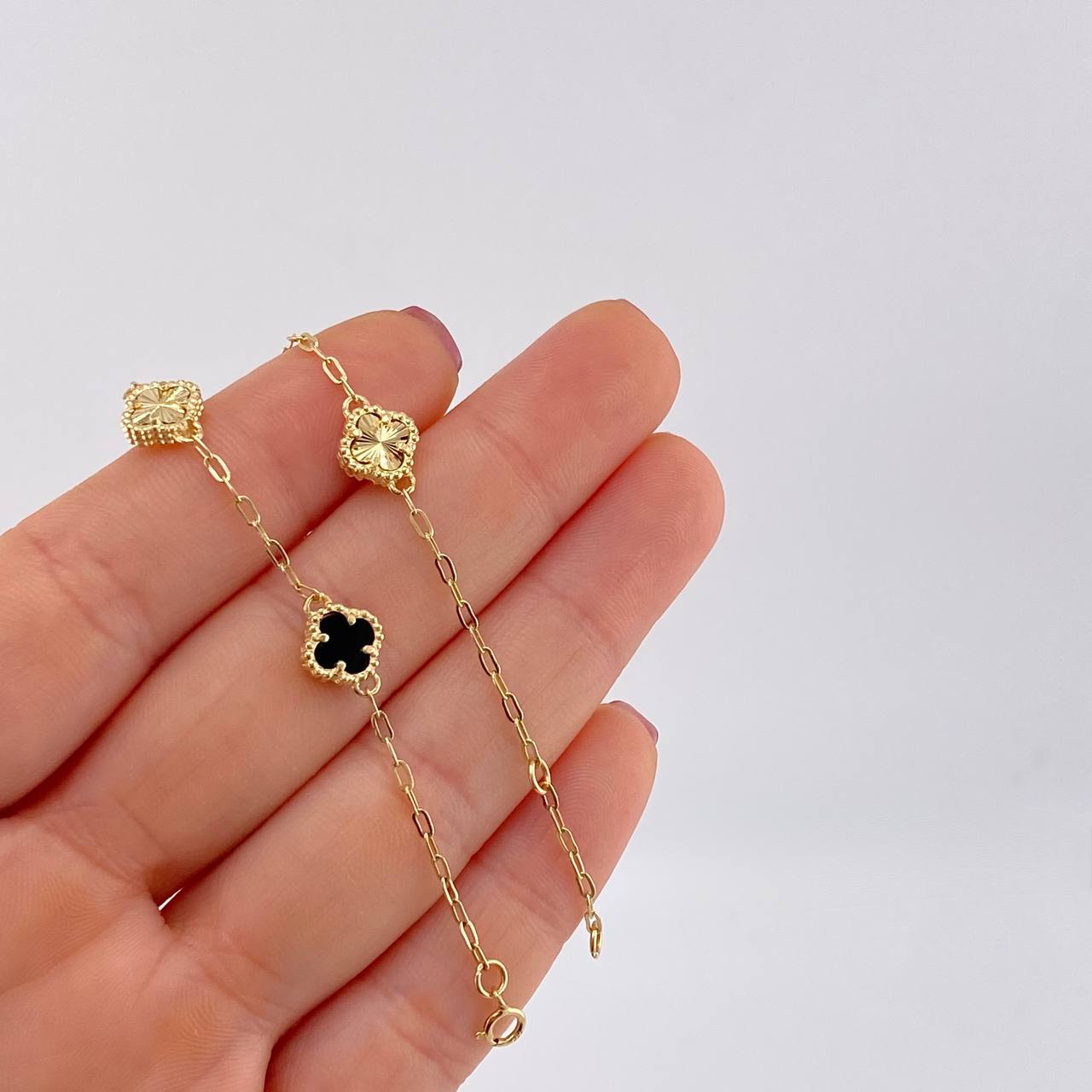 Pulso Cajón Trébol Onix Negro Diamantado 4.45g / 7 1/2 in / 1.6mm Oro Amarillo 18K