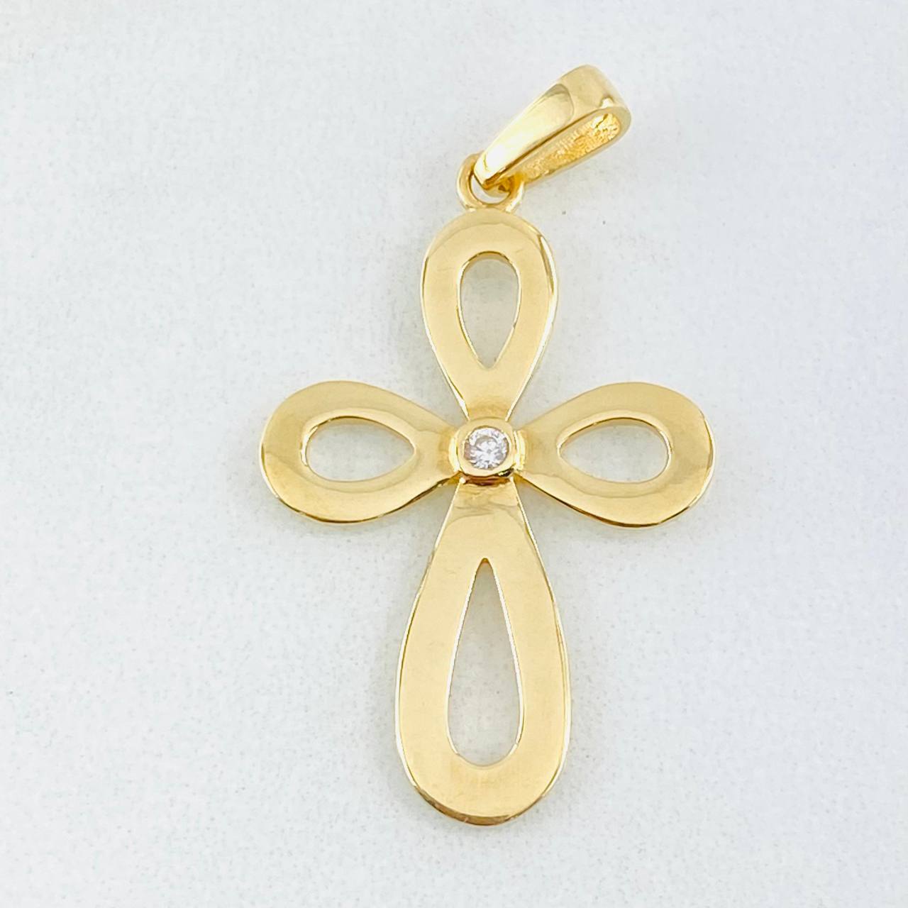 Pendant Floral Cross 2.7gr / 1.5in / 18K Gold