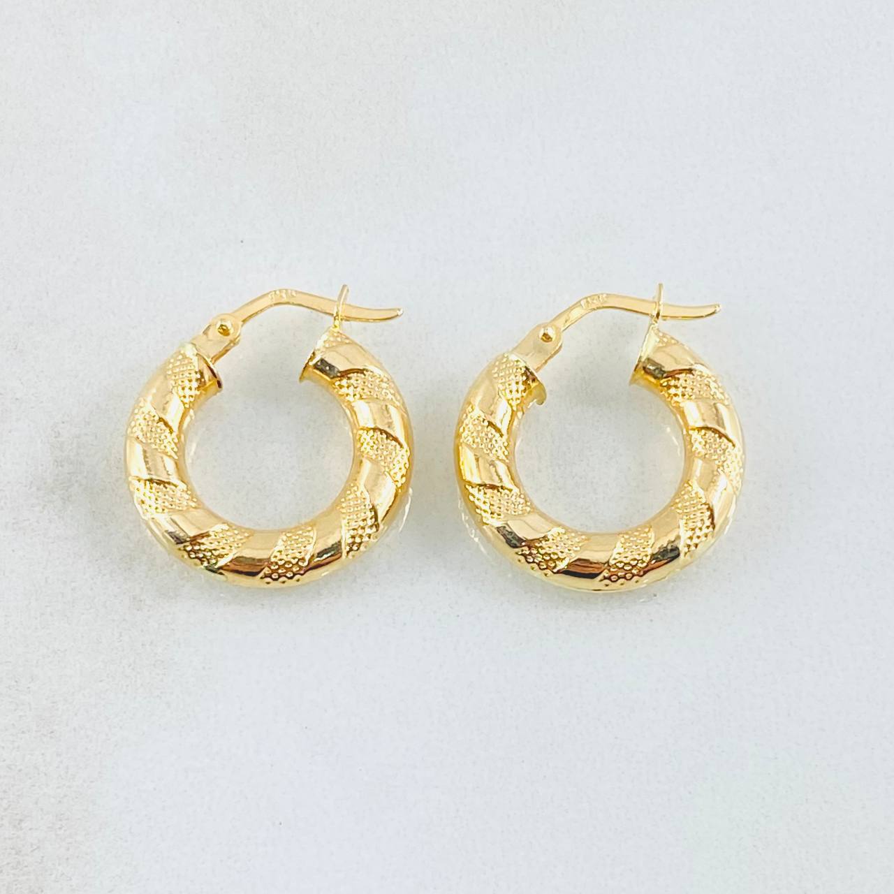 Candongas Noel 2.1gr / 3/4 in / Oro Amarillo 18K ©