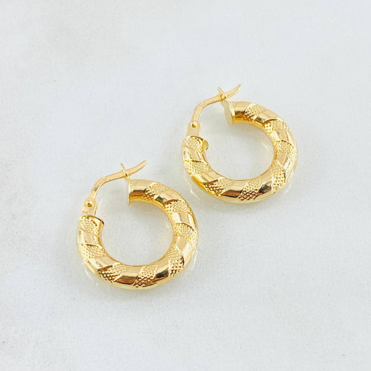 Candongas Noel 2.1gr / 3/4 in / Oro Amarillo 18K ©