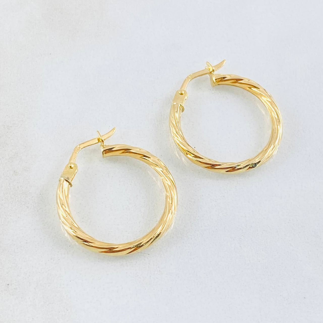 Hoop Earrings Mary 1.7gr / 3/4 in / Yellow Gold 18K *
