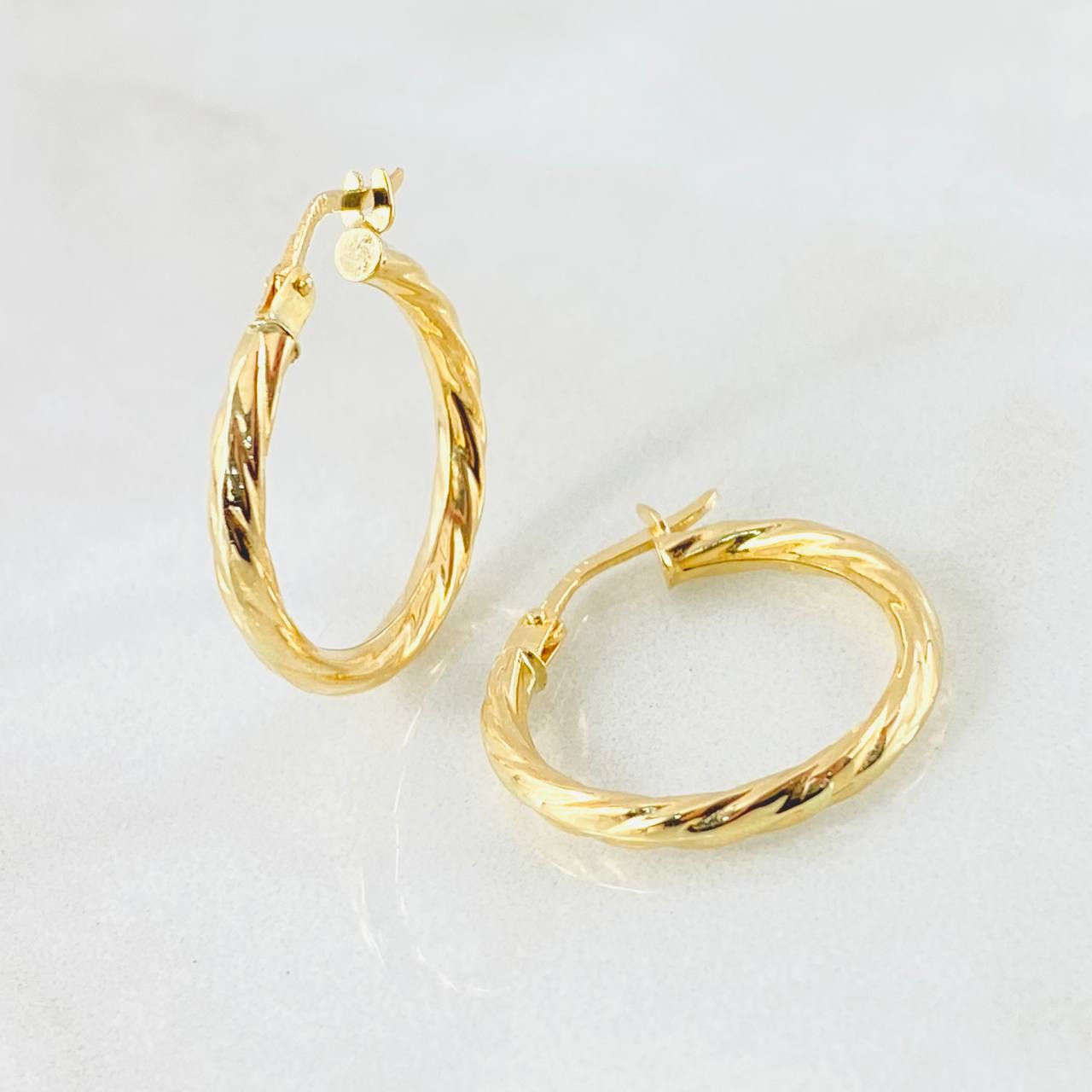 Hoop Earrings Mary 1.7gr / 3/4 in / Yellow Gold 18K *
