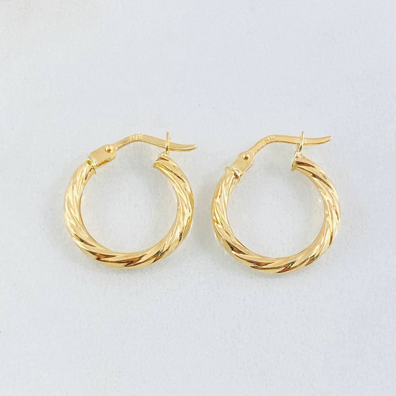Mary Hoop Earrings 1.25gr / 3/4 in / Yellow Gold 18K *