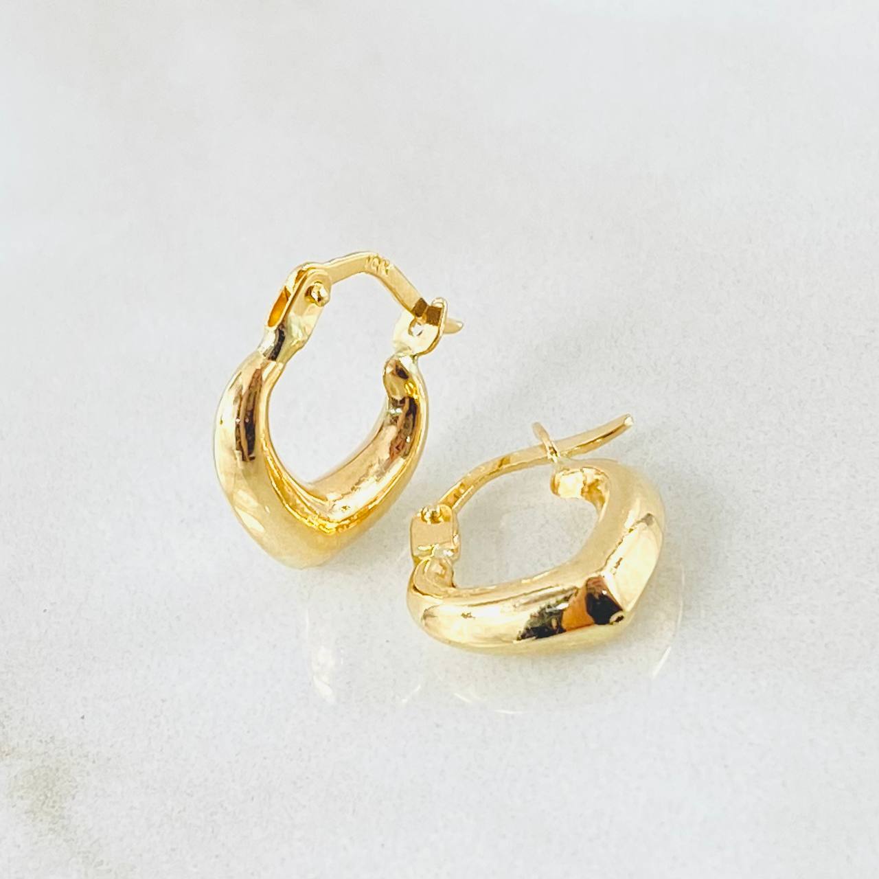 Hoop Earrings Heart 1.05gr / 1/2 in / Yellow Gold 18K