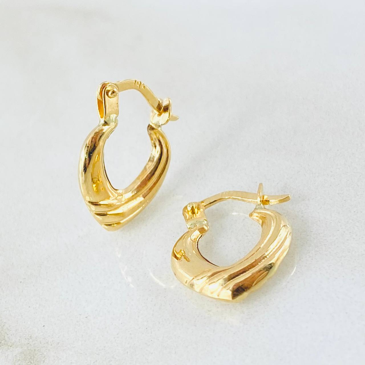 Candongas Corazón Rayado 1.05gr / 1/2 in / Oro Amarillo 18K *