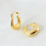 Candongas Meza Punteada 1.2gr / 1/2 in / Oro Amarillo 18K *