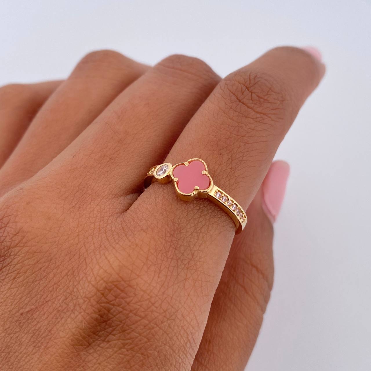 Ring Clover 1.95gr / Size 5 1/2 / 18K Gold $