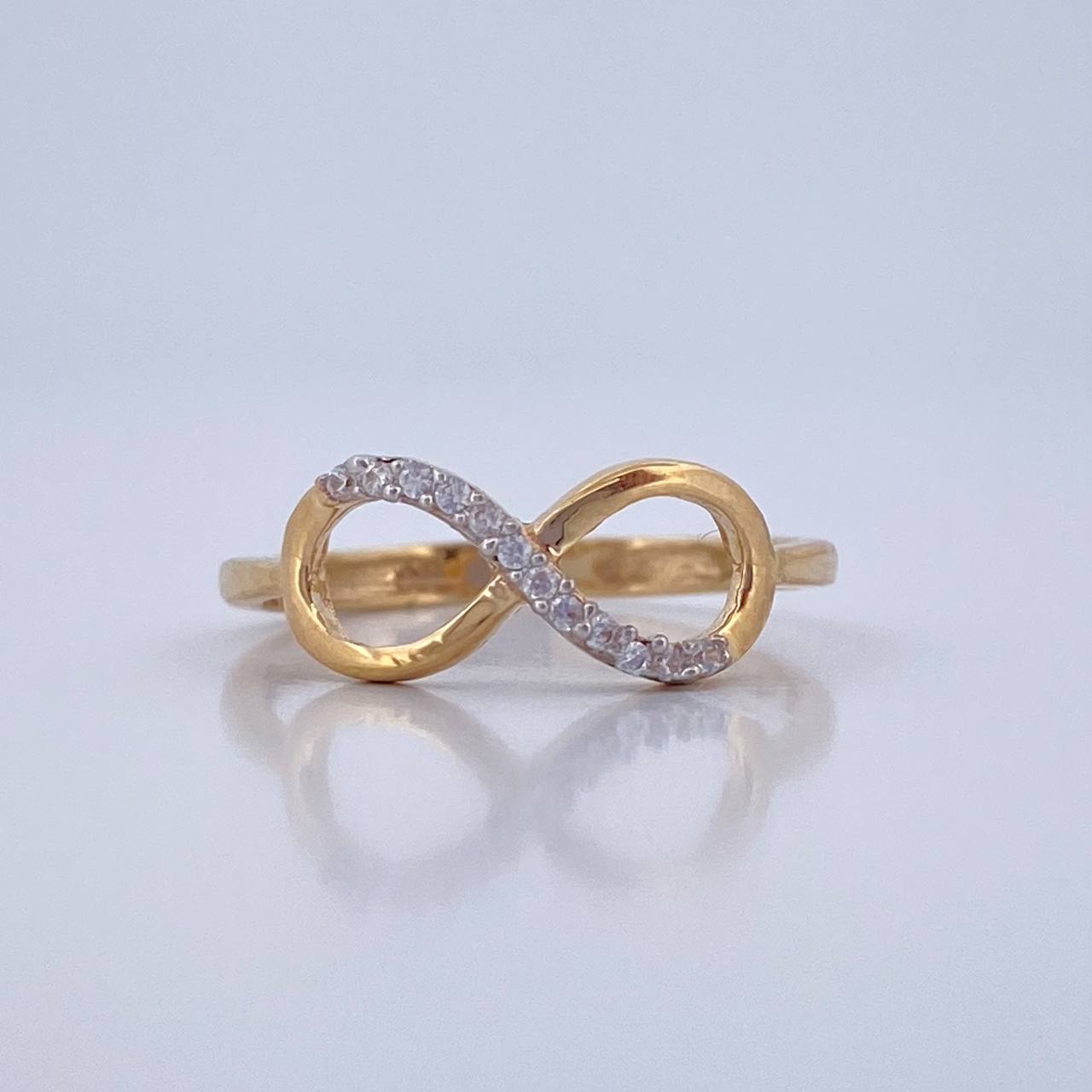 Infinity Ring 1.55gr / Size 5 3/4 / 18K Gold $