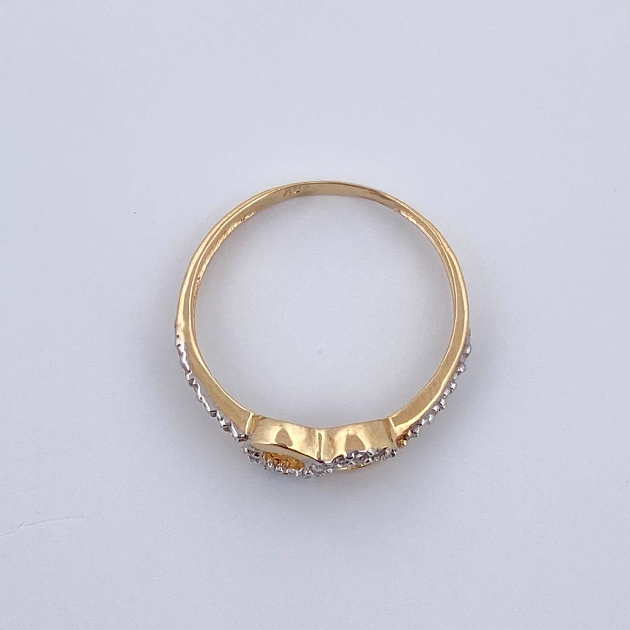 Infinity Ring 1.55gr / Size 6 / 18K Gold $