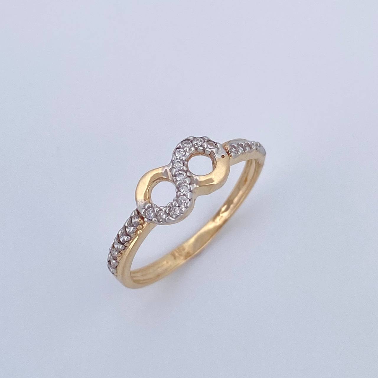 Infinity Ring 1.55gr / Size 6 / 18K Gold $