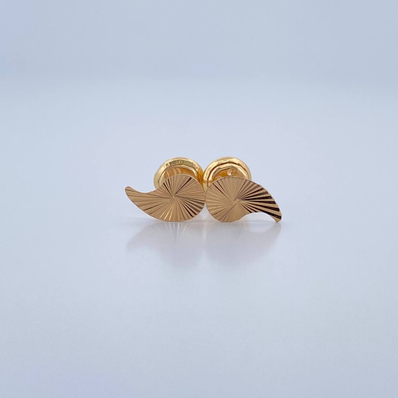 Stud Earrings Drop 0.6gr / 18K Gold &
