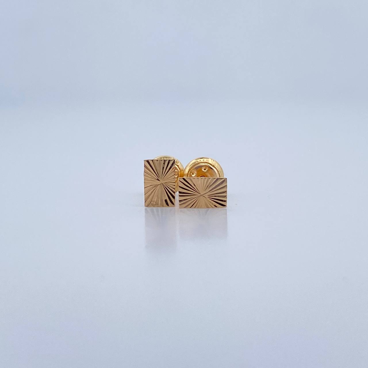 Rectangular Stud Earrings 0.55gr / 18K Gold &
