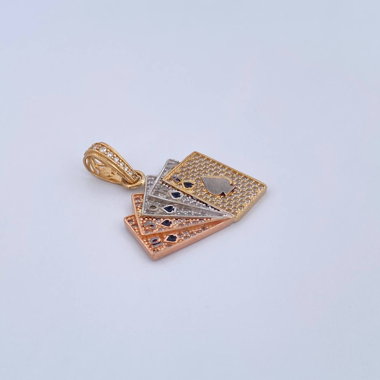 Dije Cartas Poker 5.7gr / 3.2cm / Circones Blancos Tres Oros 18K &