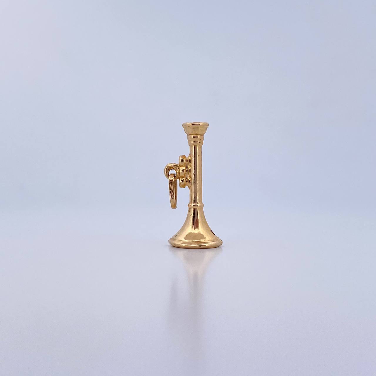 Pendant Trumpet 1.1gr / 2.2cm / 18K Yellow Gold Stamped &
