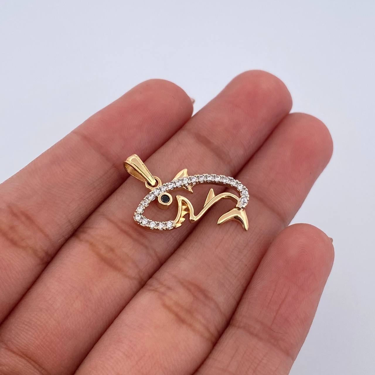 Pendant Shark Silhouette 1.5gr / 2cm / Black and White Zircons 18K Yellow Gold &