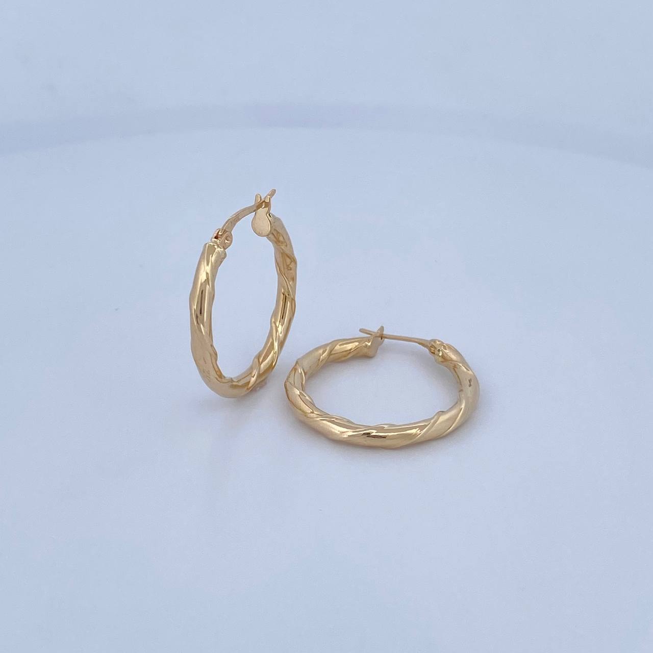 Candongas Gema 2.4gr / 2.7cm / Relieve Lisas Oro Amarillo 18K &