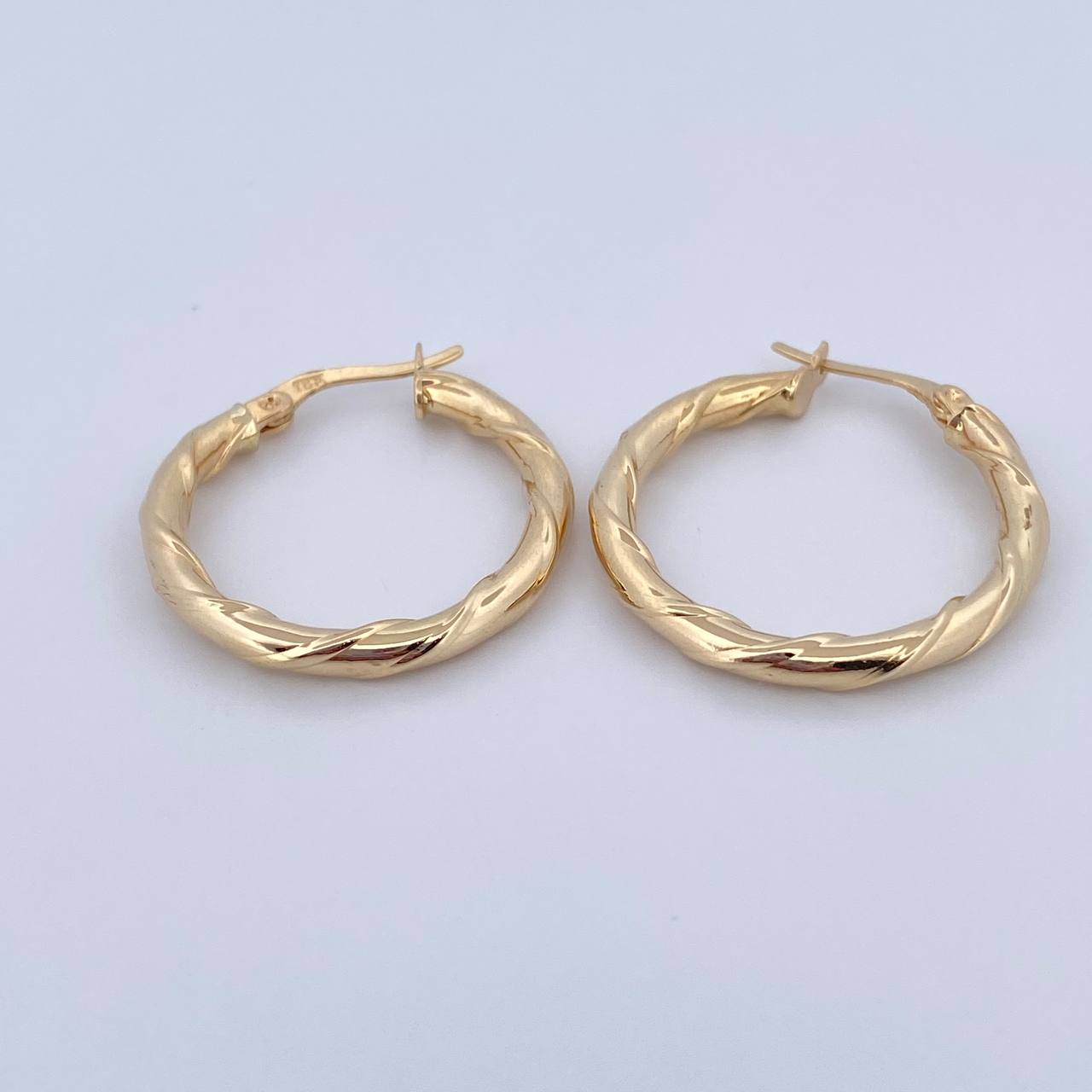 Candongas Gema 2.4gr / 2.7cm / Relieve Lisas Oro Amarillo 18K &