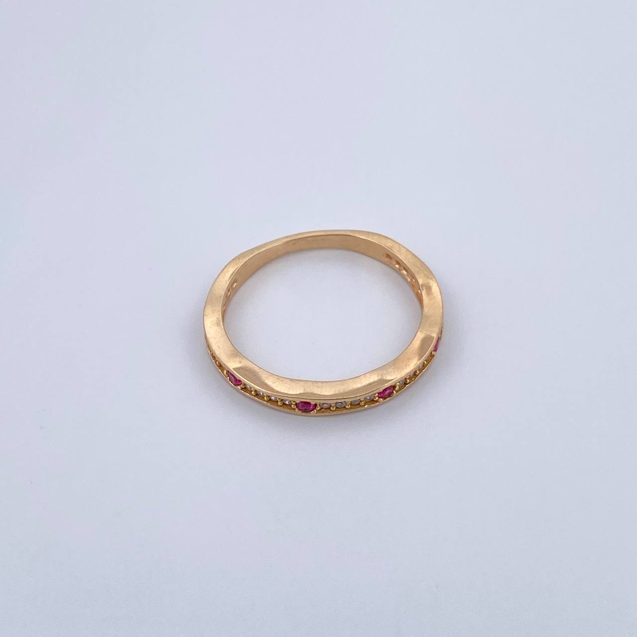 Ring Argolla Churumbela 1.95gr / T6 1/4 / Fuchsia White Zirconia Yellow Gold 18K $