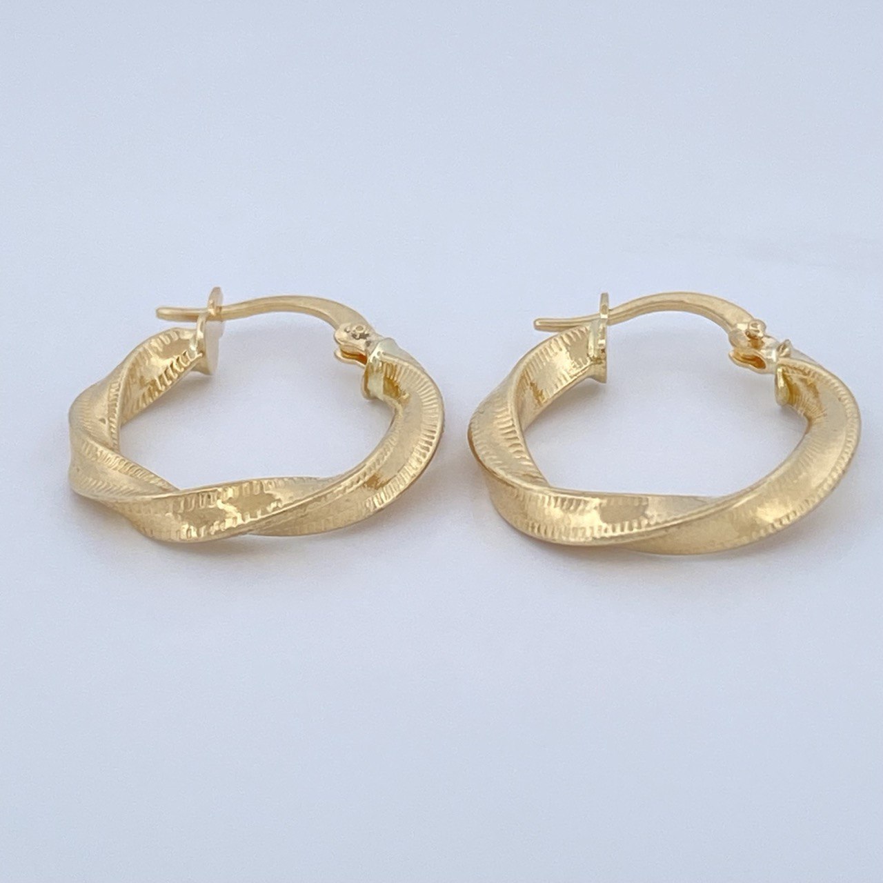 Candongas Deis 1.9gr / 1 in / Oro Amarillo 18K &