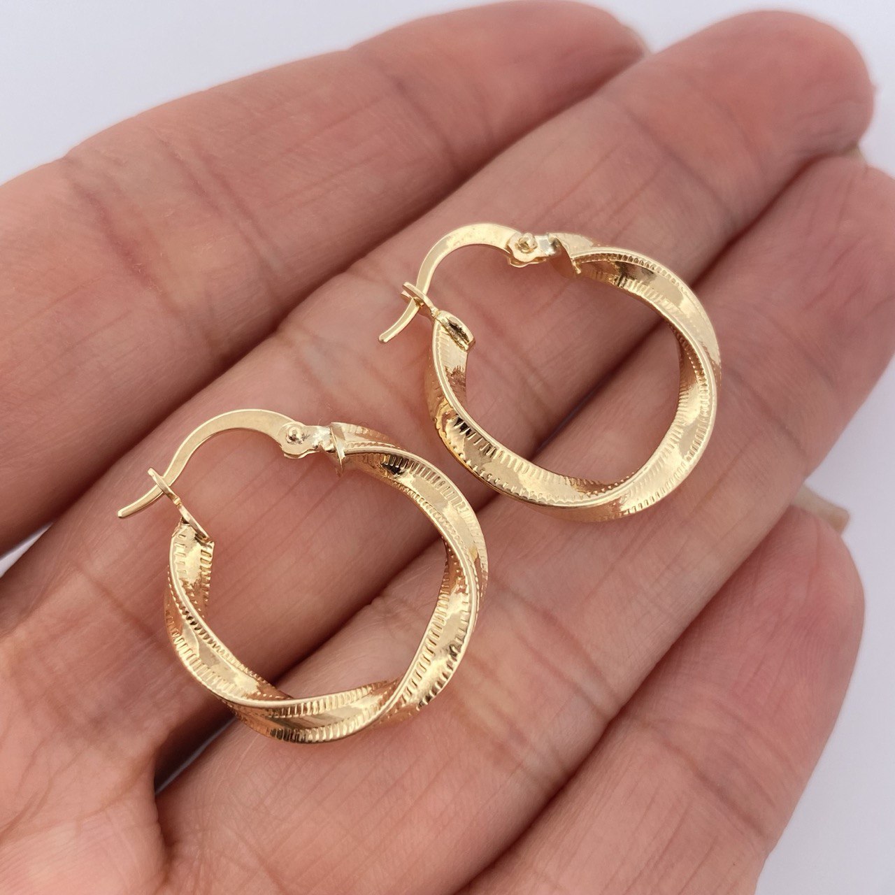 Candongas Deis 1.9gr / 1 in / Oro Amarillo 18K &