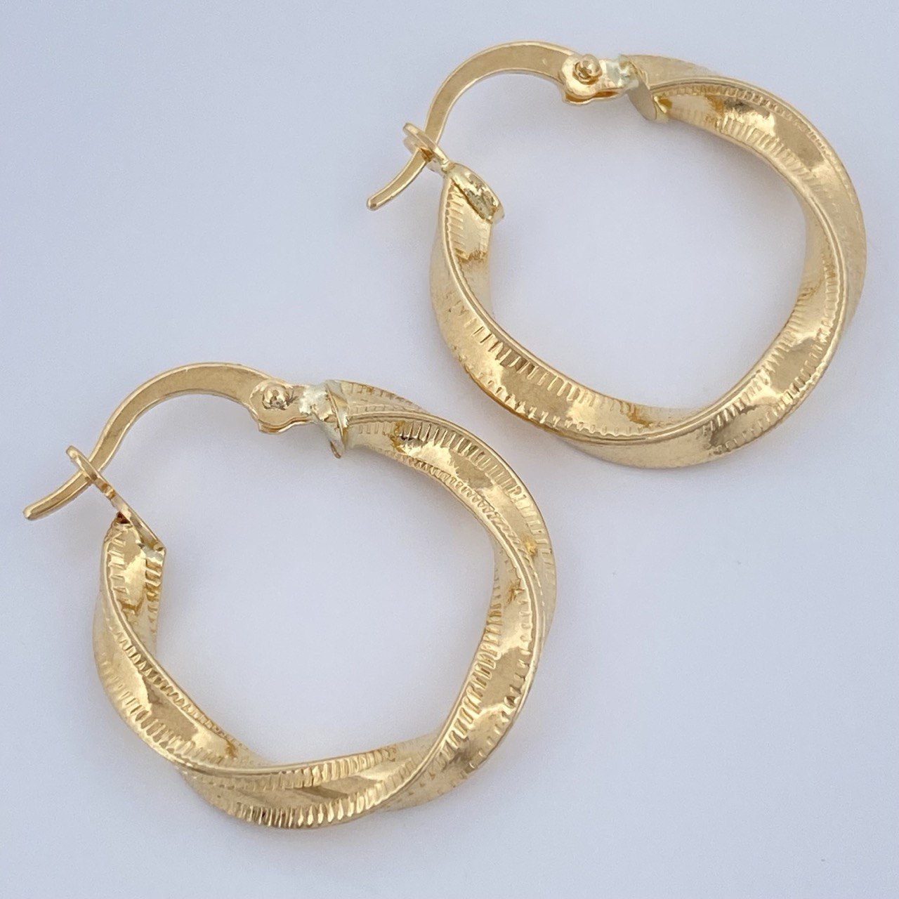 Candongas Deis 1.9gr / 1 in / Oro Amarillo 18K &