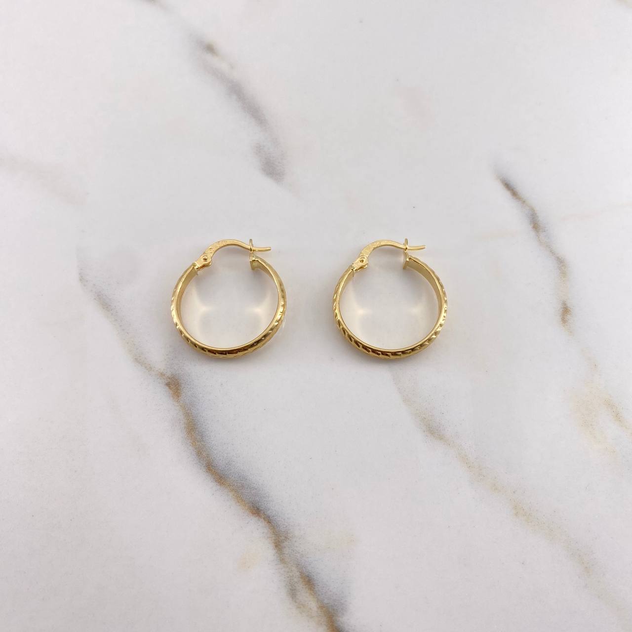 Hoop Earrings Kuki 1.7gr / 2.3cm / Striped 18K Yellow Gold #