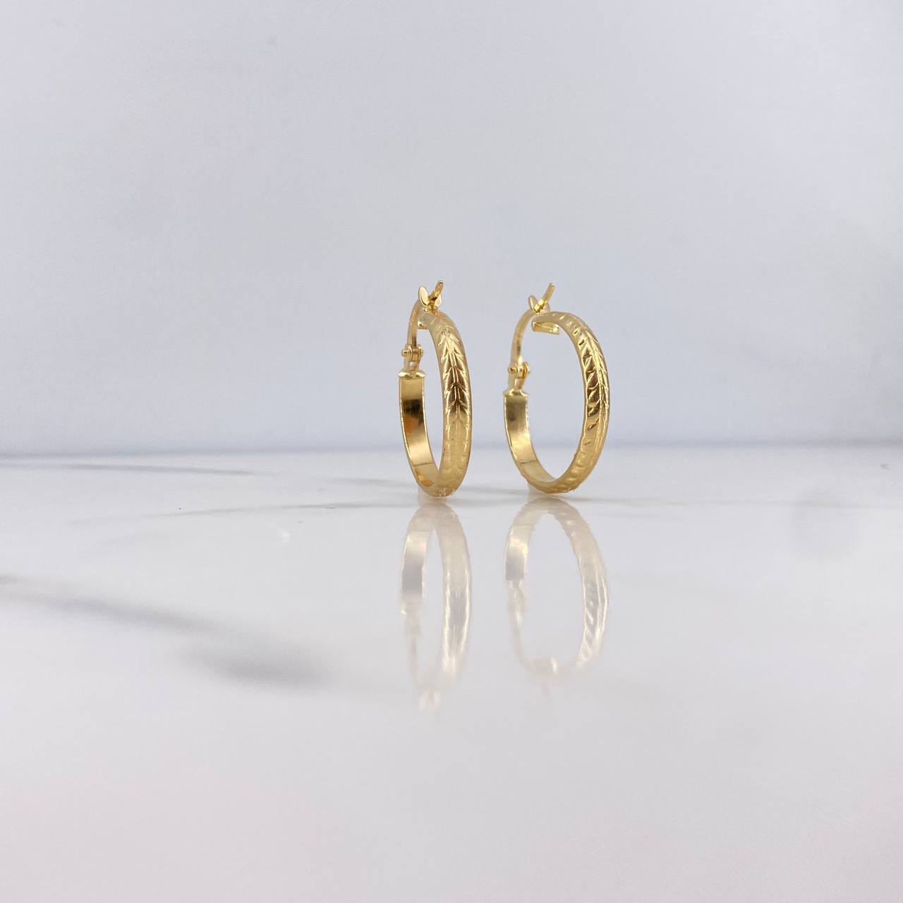 Hoop Earrings Kuki 1.7gr / 2.3cm / Striped 18K Yellow Gold #