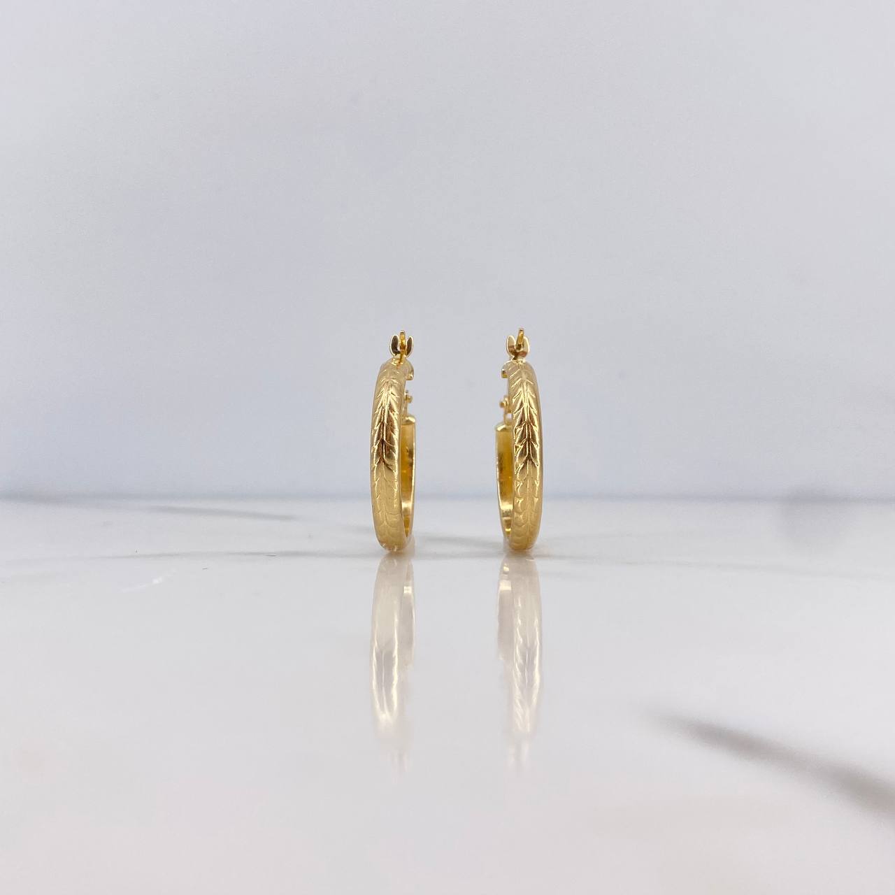 Hoop Earrings Kuki 1.7gr / 2.3cm / Striped 18K Yellow Gold #