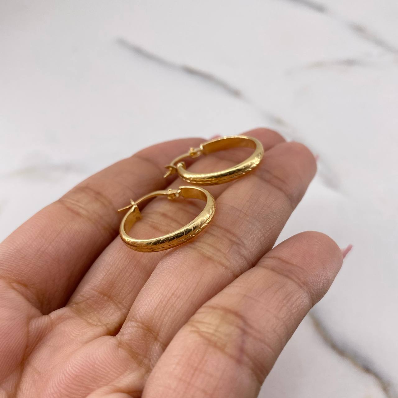 Hoop Earrings Kuki 1.7gr / 2.3cm / Striped 18K Yellow Gold #