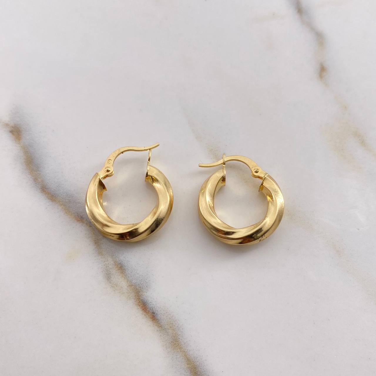 Hoop Earrings Hoop Earrings 2.3gr / 1.9cm / 18K Yellow Gold #