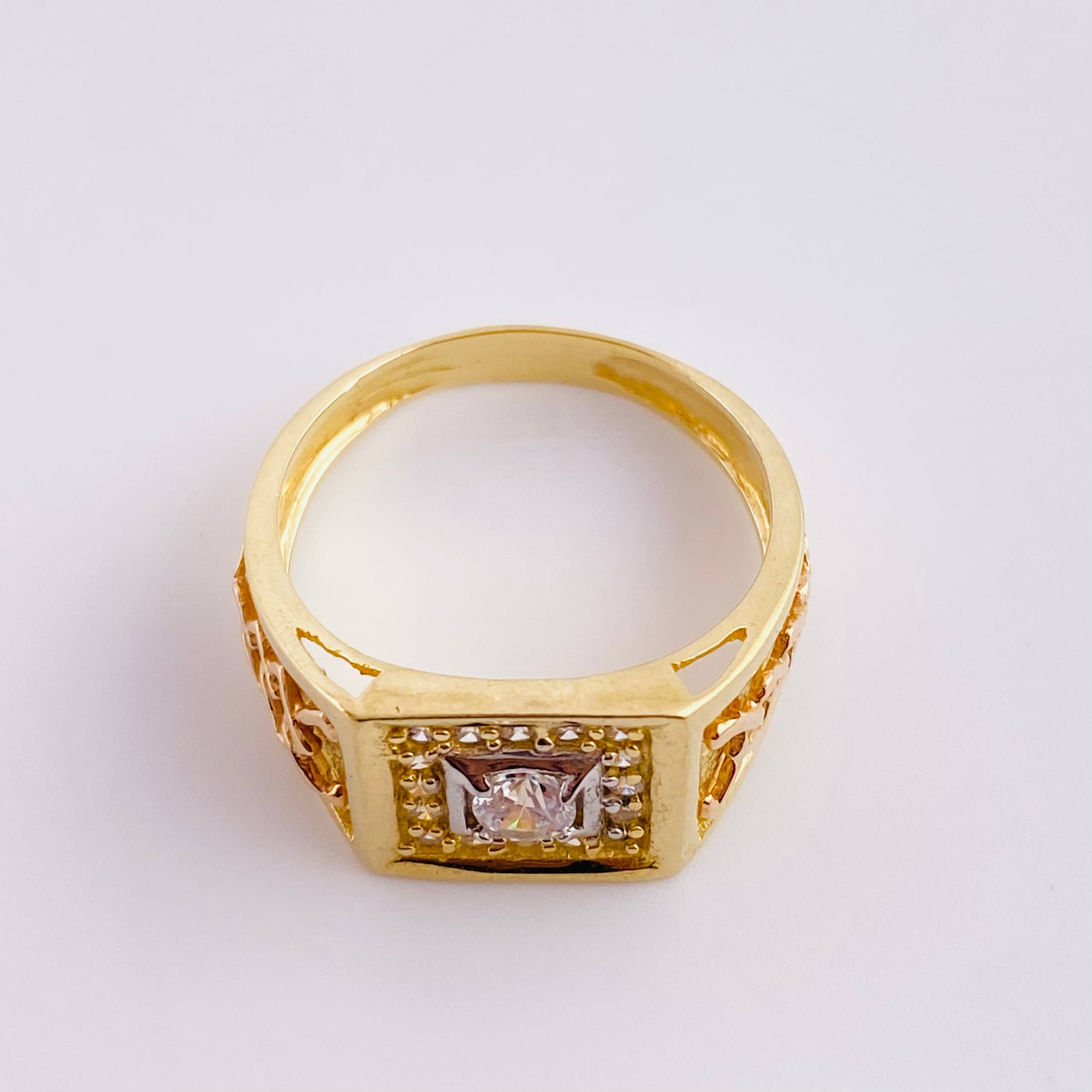 Elegant Glow Ring 5.95g / T10 Three Golds 18K